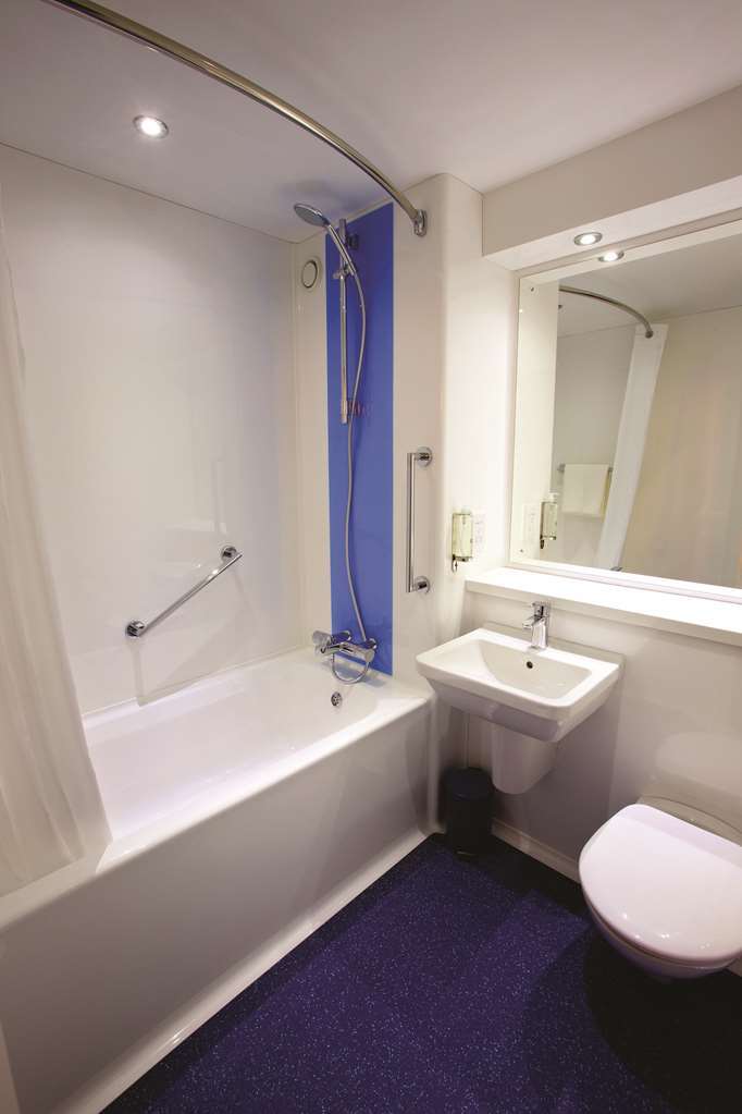 Travelodge Reading Whitley الغرفة الصورة