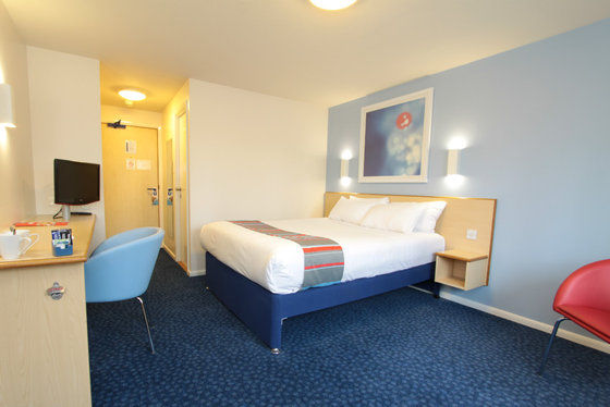 Travelodge Reading Whitley الغرفة الصورة