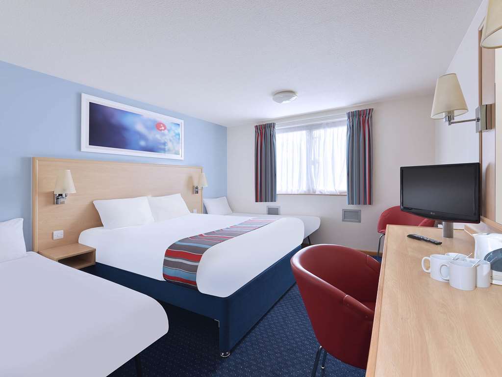 Travelodge Reading Whitley الغرفة الصورة
