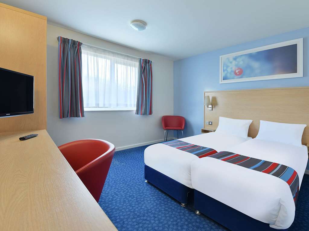 Travelodge Reading Whitley الغرفة الصورة